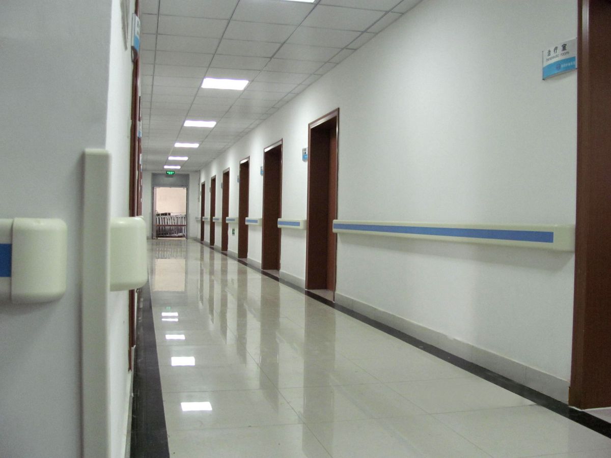 質量好的防撞扶手好滿足4個標準